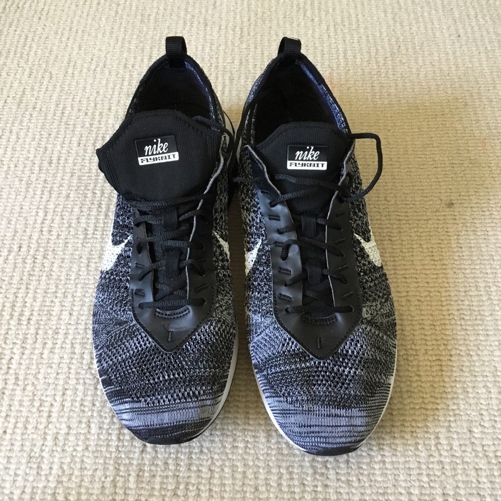 Nike Air Max Men’s Black & Gray Flyknit Sneakers